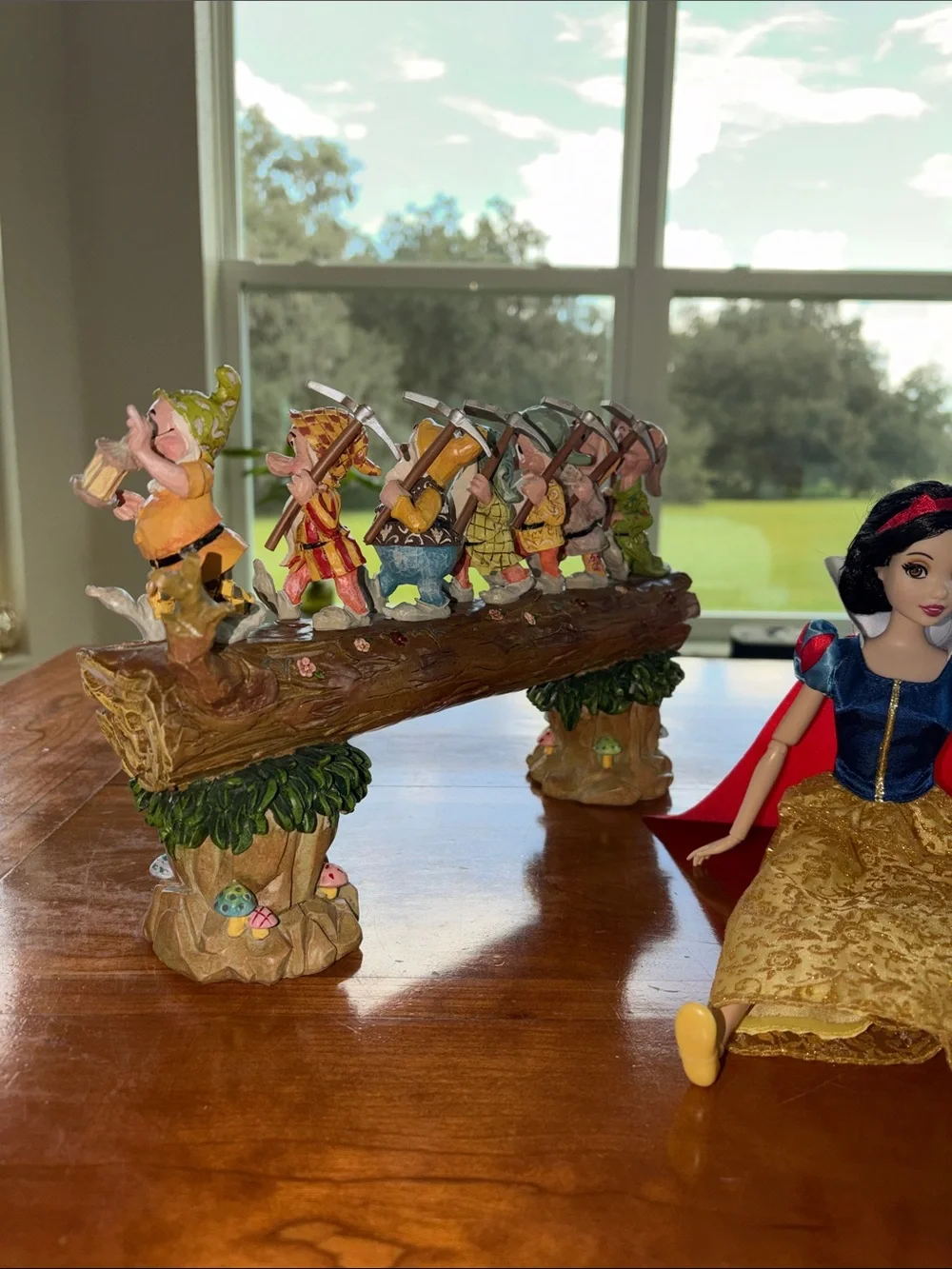 Disney Showcase Coll. ENSECO Seven Dwarfs w/ SW DOLL